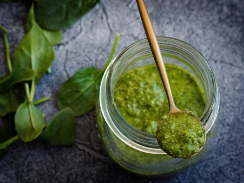Bazalkové pesto s citronovou šťávou